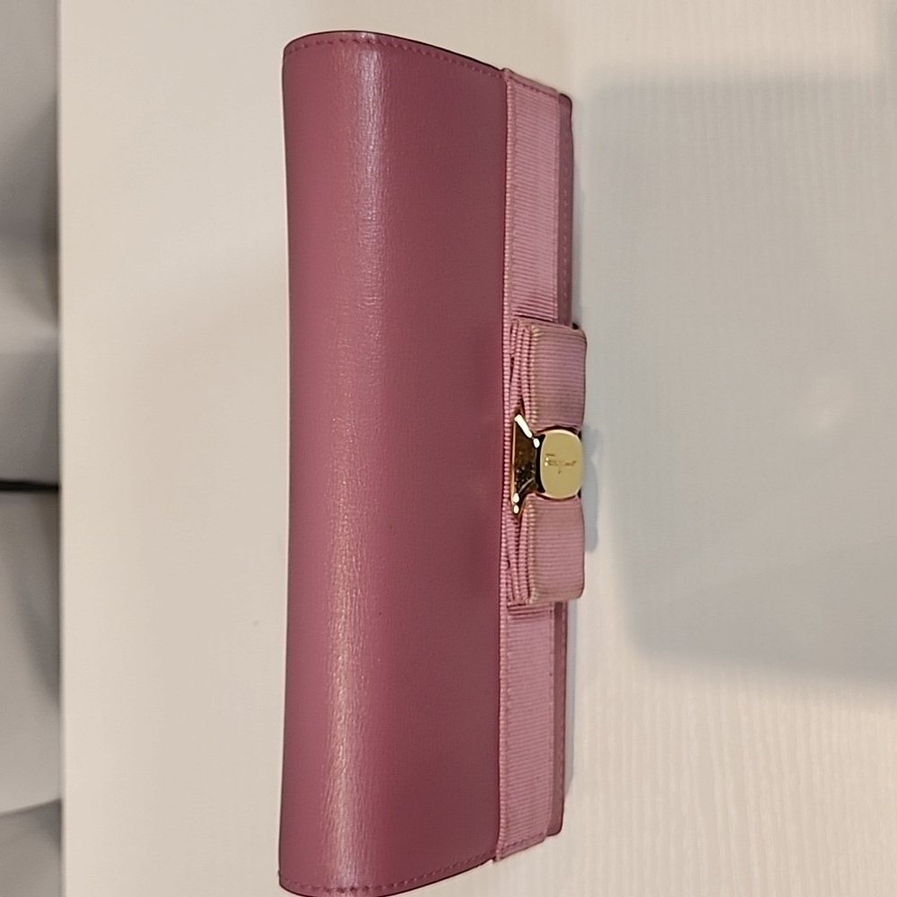 Salvatore Ferragamo Wallet With Box - Picture 4 of 16
